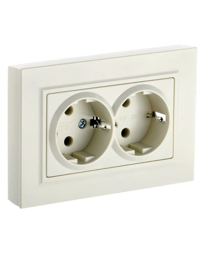 Розетка 2-местная с з/к РСш12-3-БрКр бежевый BRITE (BR-R24-16-K10-F). Розетка с заземлением с защитными шторками в сборе. IEK в Пушкино